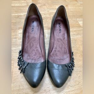 Biviel Gray Leather Heels